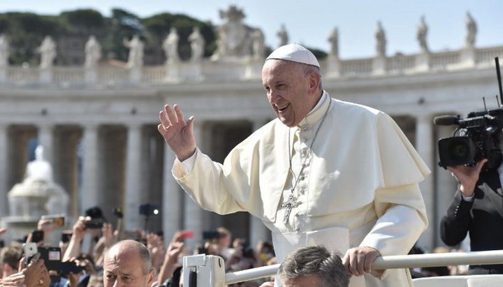 Папа римский на площади св. Петра в Ватикане. Фото: vaticannews.va