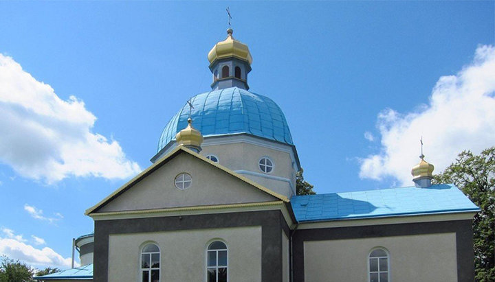 Храм Різдва Пресвятої Богородиці в селі Стінка. Фото: news.church.ua