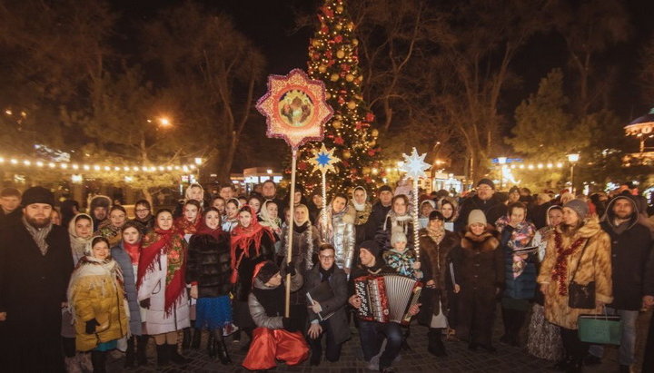 Молодежь Одесской епархии поздравила одесситов рождественскими колядками. Фото: eparhiya.od.ua