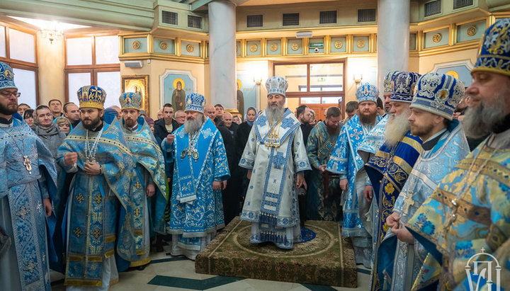 Блаженнейший Онуфрий возглавил литургию. Фото: news.church.ua