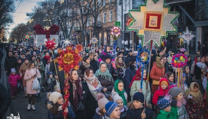 По Одессе прошло шествие славящих Рождество. Фото: eparhiya.od.ua