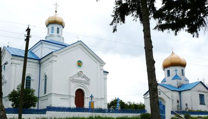 Храм і дзвінниця в Мишеві. Фото: volynnews.com