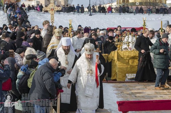 Предстоятель УПЦ освятил Крещенскую купель на Оболони