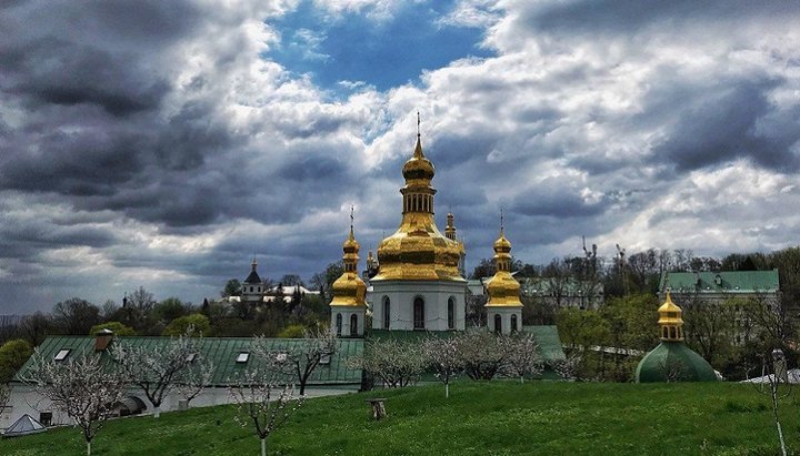 Богослужения в Киево-Печерской лавре будут совершаться в закрытом режиме до конца карантина. Фото: lavra.ua