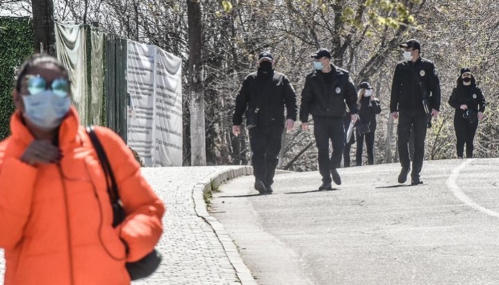 Комендантский час возможен только при условии введения правового режима чрезвычайного положения. Фото: on.od.ua