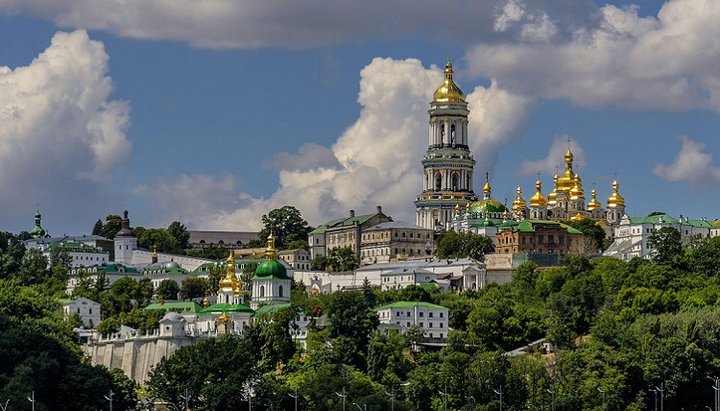 У Києво-Печерській лаврі ввели додаткові карантинні обмеження. Фото: cath.ch