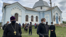 Община УПЦ в Чечелиевке не позволила рейдерам из ПЦУ отобрать храм