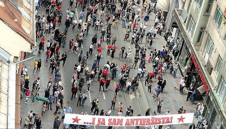 У Сараєво пройшла акція протесту проти меси по хорватським фашистам. Фото: t.me/rlz_the_kraken