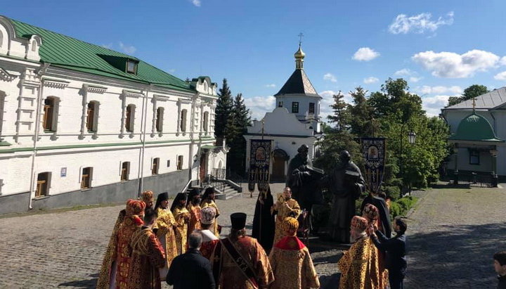 В Киево-Печерской лавре почтили память святых Кирилла и Мефодия. Фото: facebook.com/MitropolitAntoniy