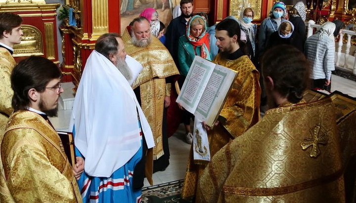 В Киево-Печерской лавре совершили благодарственный молебен за врачей. Фото: news.church.ua