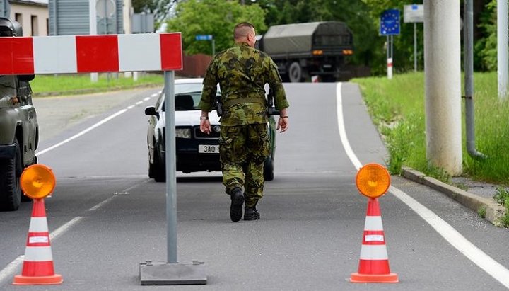 Військовий патруль на польсько-чеському кордоні. Фото: CNN