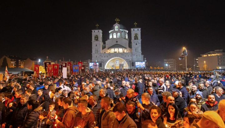 Хресний хід в столиці Чорногорії, місті Подгориці. Фото: mitropolija.com