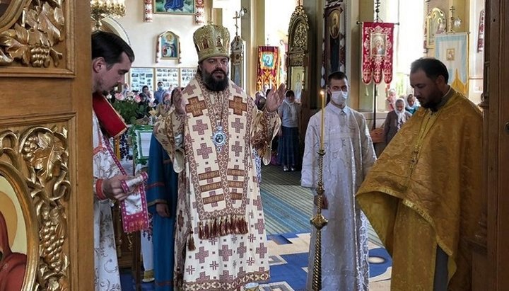 Божественну літургію очолив митрополит Філарет. Фото: upc.lviv.ua