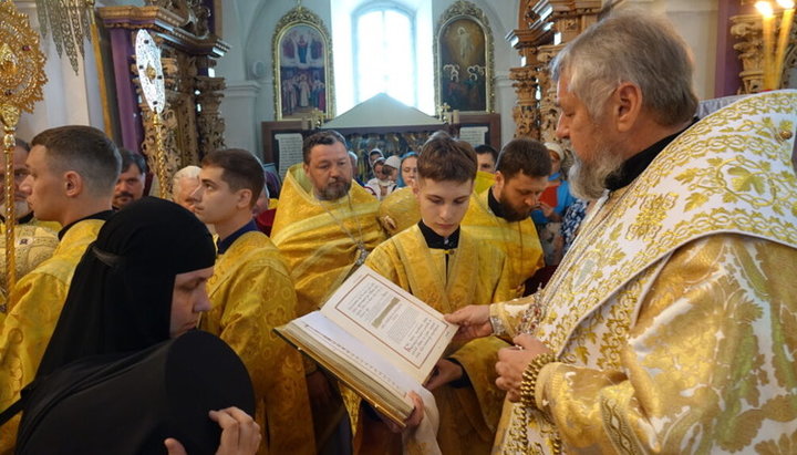 Возведение монахини Мастридии в сан игумении. Фото: Полтавская епархия