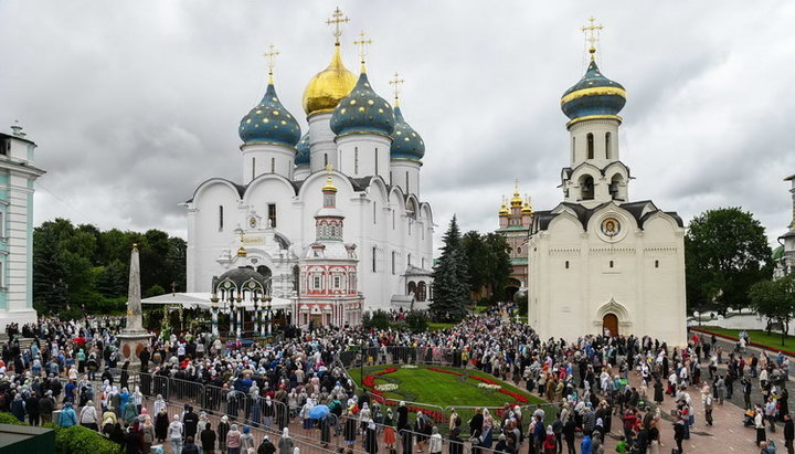 В Троице-Сергиевой лавре отпраздновали память прп. Сергия Радонежского. Фото: patriarchia.ru