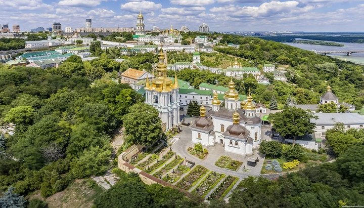 В День Крещения Руси «Интер» проведет трансляцию литургии в киевской Лавре