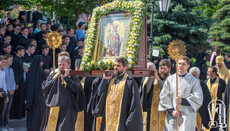 Поліція не виявила порушень карантину під час святкувань у київській Лаврі