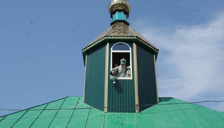 Митрополит Тернопільський і Кременецький Сергій звершив освячення новозбудованої недільної школи в Кутах. Фото: СПЖ