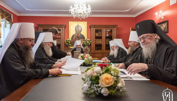 Biserica Ortodoxă Ucraineană a ales trei noi episcopi