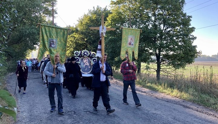 Хресний хід на честь «Зіновінської» ікони Божої Матері. Фото: eparhia.vinnica.ua