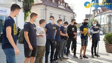 Нацкорпус провел в Золочеве митинг против общины УПЦ