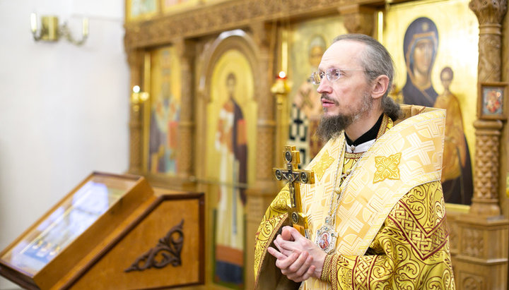 Екзарх Білорусі закликав соборно молитися, поки в країну не повернеться мир