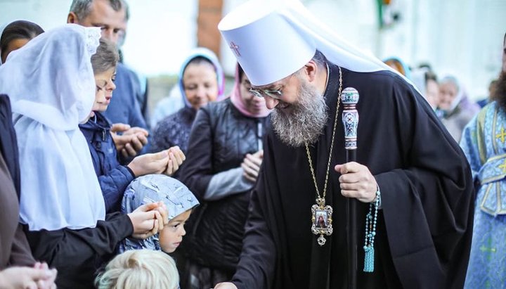 Митрополит Антоній у Святогірській лаврі. Фото: facebook.com/Митрополит Антоній