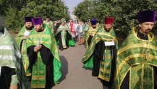 В Должанске Луганской области прошел общегородской крестный ход УПЦ за мир