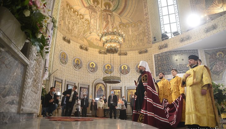 «Иерархи» ПЦУ на «богослужении» в Преображенском соборе. Фото: Сайт ПЦУ