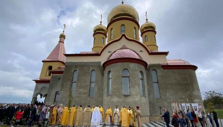 Свято-Димитриевский храм УПЦ в селе Ивановцы на Закарпатье. Фото: m-church.org.ua