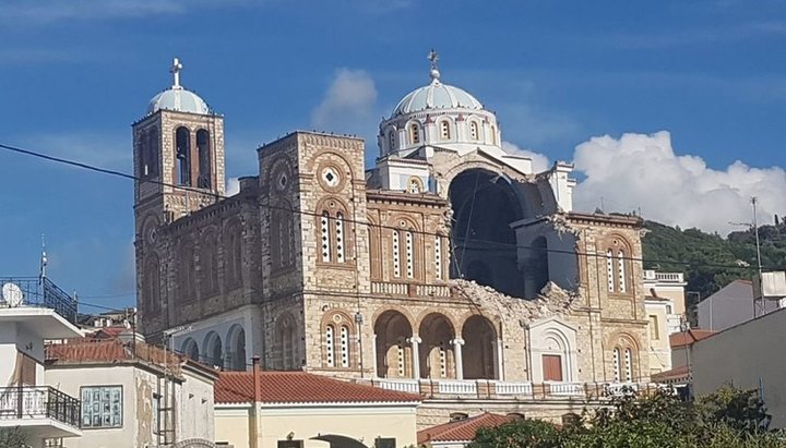 Храм Пресвятой Богородицы на о. Самос после землетрясения. Фото: samos24.gr