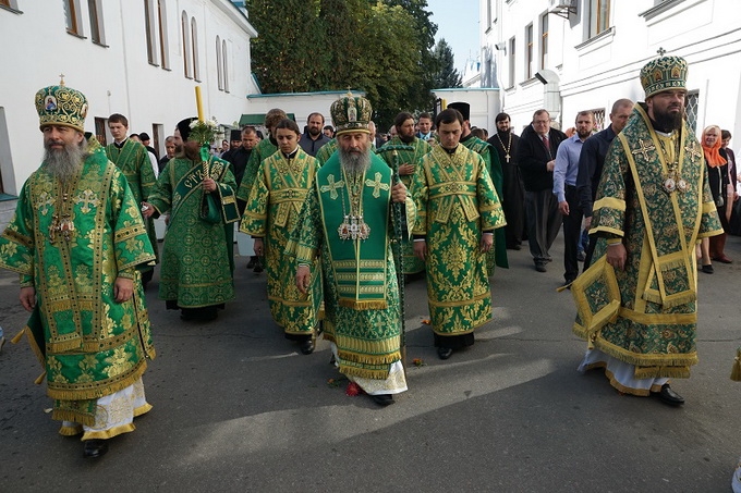 Предстоятель УПЦ очолив урочистості в Святогірській лаврі (ФОТО)