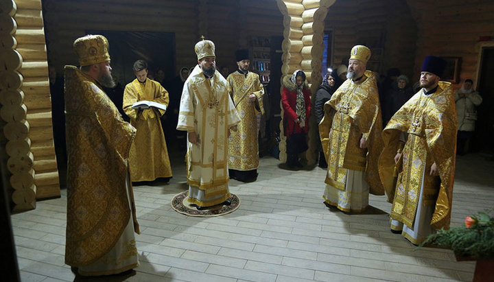 Божественну літургію в Благовіщенському храмі Горлівки. Фото: gorlovka-eparhia.com.ua