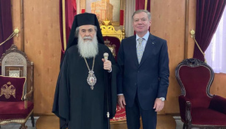 Ambassador of Ukraine to Israel Yevgen Korniychuk and Patriarch Theophilos III of Jerusalem. Photo: israel.mfa.gov.ua