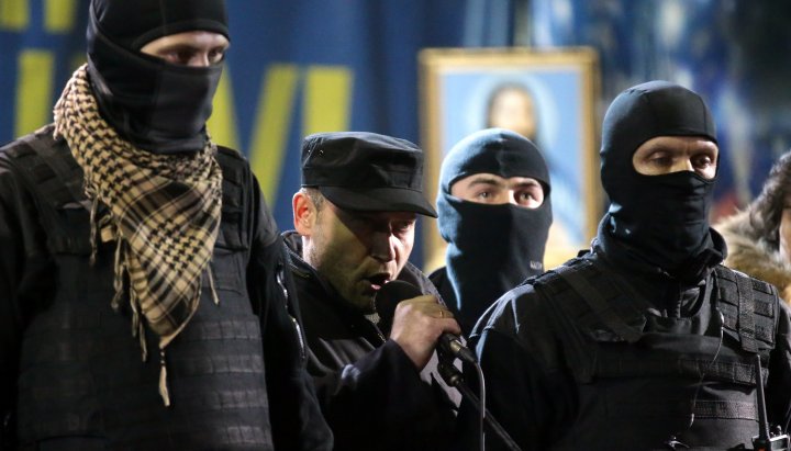 Dmitry Yarosh (center). Photo: teleskop-by.org