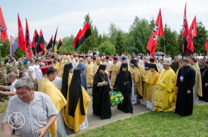 Київський патріархат чи комуністична партія?