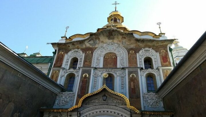 Троицкая надвратная церковь Киево-Печерской лавры. Фото: СПЖ