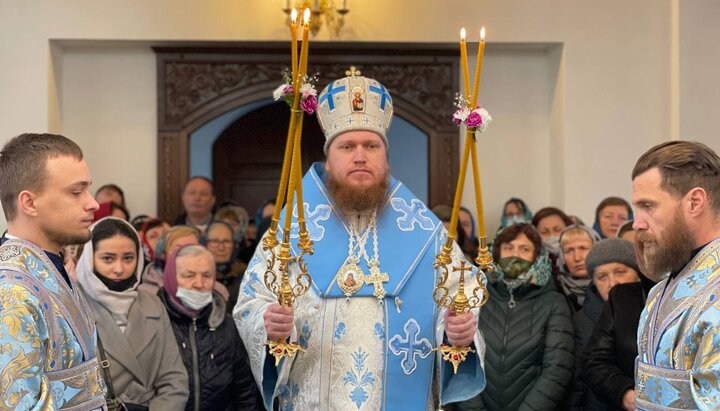 Єпископ Камень-Каширський Афанасій служить Літургію у Благовіщенському храмі м. Луцька. Фото: pravoslavna.volyn.ua