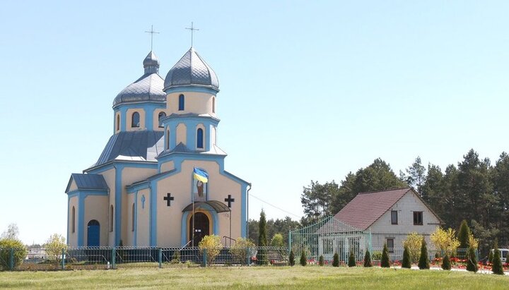 Долю Іоанно-Богословського храму УПЦ у Заболотті збираються вирішувати на зборах села. Фото: suspilne.media