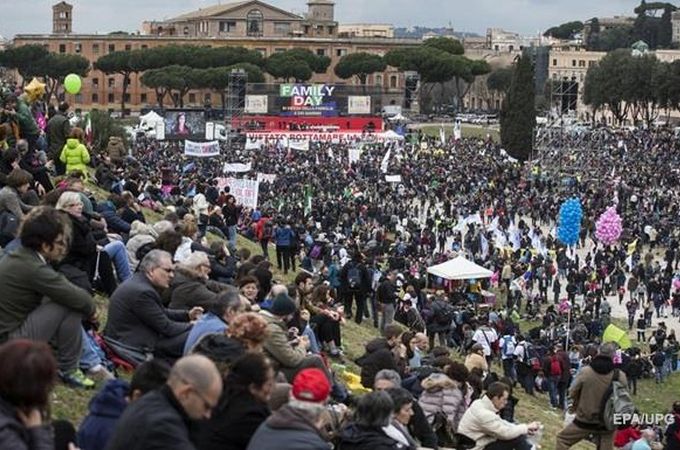 Сотни тысяч итальянцев протестовали против однополых браков