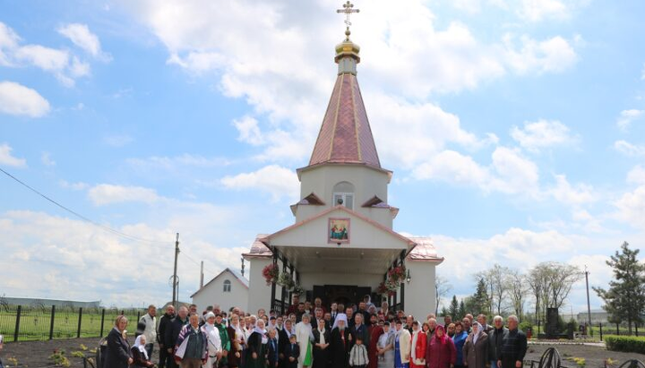 Свято-Троицкий храм в Новоивановском. Фото: eparhia.dp.ua