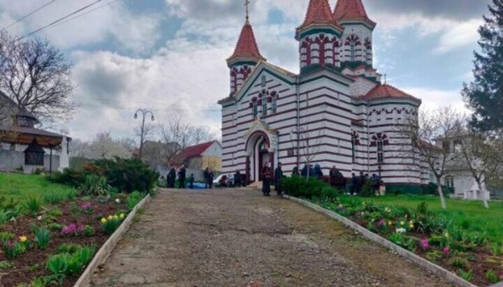 Храм в селе Задубровка, незаконно перерегистрированный в ПЦУ. Фото: pravlife.org