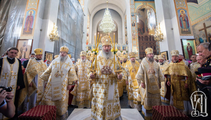 Праздничное богослужение в Свято-Покровском соборе УПЦ Запорожья. Фото: news.church.ua