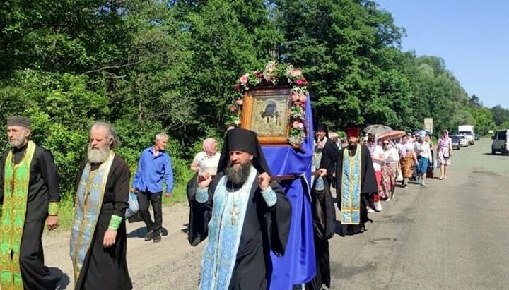 Хресний хід з чудотворною Охтирською іконою Божої Матері. Фото: сайт Сумської єпархії УПЦ