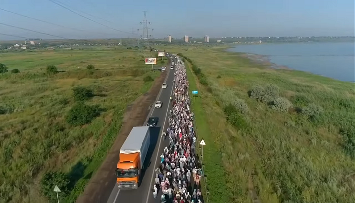 Хресний хід в Одеській єпархії УПЦ. Фото: скріншот відео зі сторінки єпархії в Facebook.