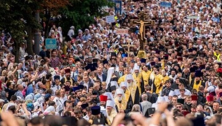 Procesiunea religioasă Calea Crucii în Ziua Creștinării Țării Rusiei. Imagine: Biserica Ortodoxă Ucraineană