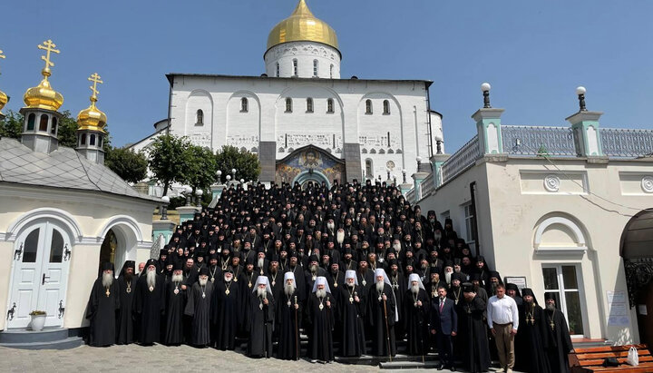 În Lavra de la Poceaev și-a început activitatea Congresul monahismului BOU