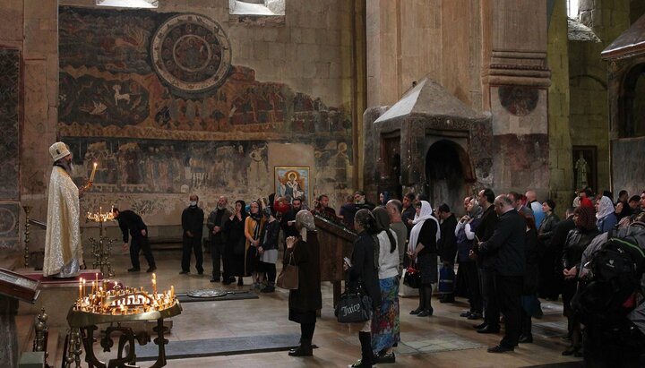 Θεία λειτουργία στον Καθεδρικό Ναό στο Σβετιτσχοβέλι. Φωτογραφία: sputnik-georgia.ru