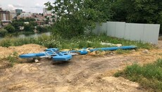 În Vinița, lângă biserică a fost tăiată crucea pentru instalarea steagului