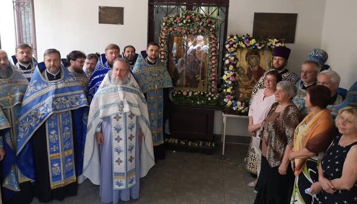 Молебень перед Холмською іконою Богородиці в Луцьку. Фото: facebook протоієрея Володимира Літвенчука